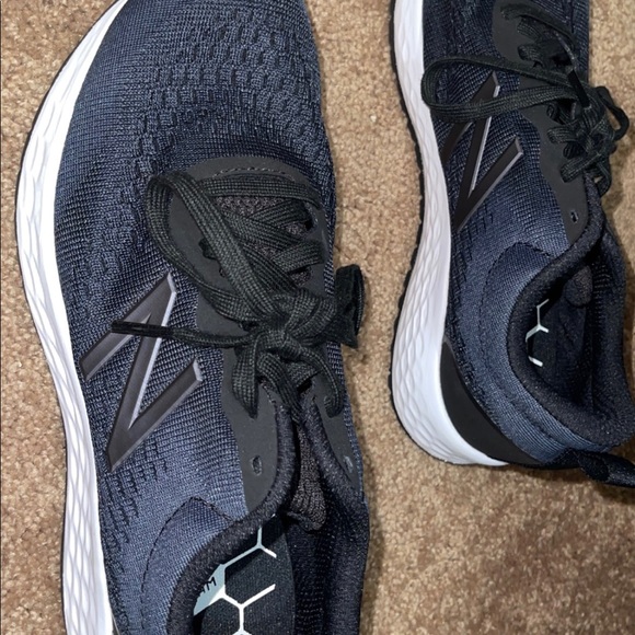 New Balance size 7 shoes - Picture 4 of 5